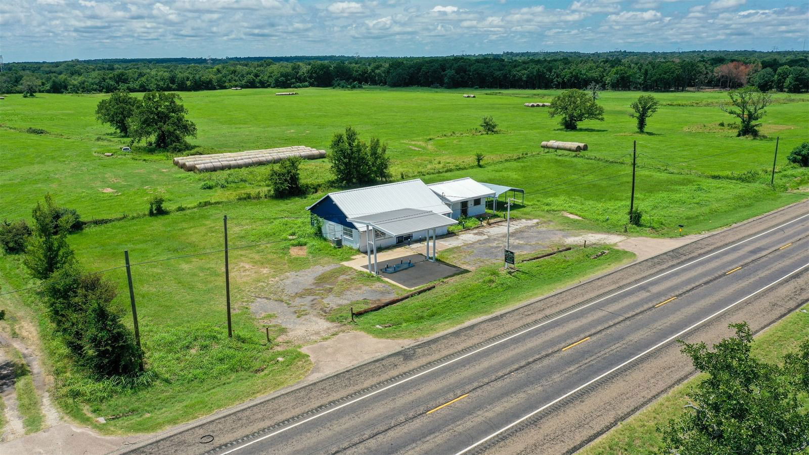 Real estate property located at 11833 Highway 90 N, Grimes, n/a, Bedias, TX, US