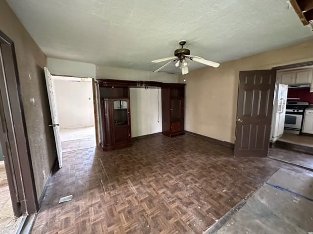 Real estate property located at 207 Deefe, Harris, Gouse Creak Townsiitee, Baytown, TX, US