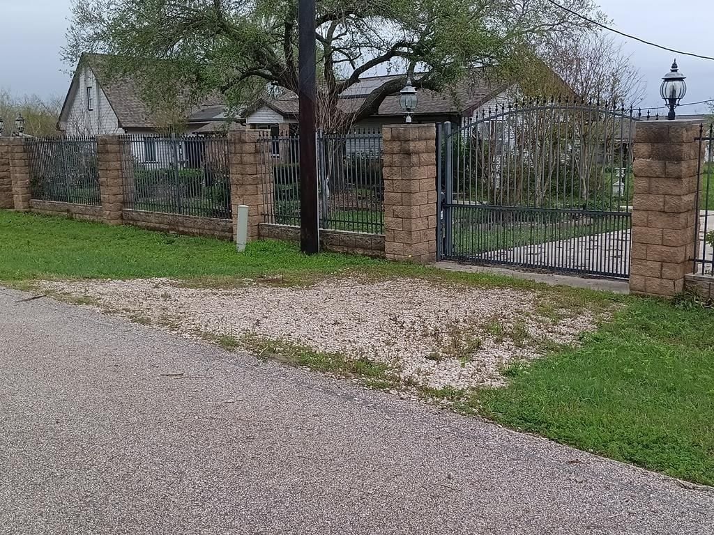 Real estate property located at 515 County Road 843, Brazoria, S F Austin, Angleton, TX, US