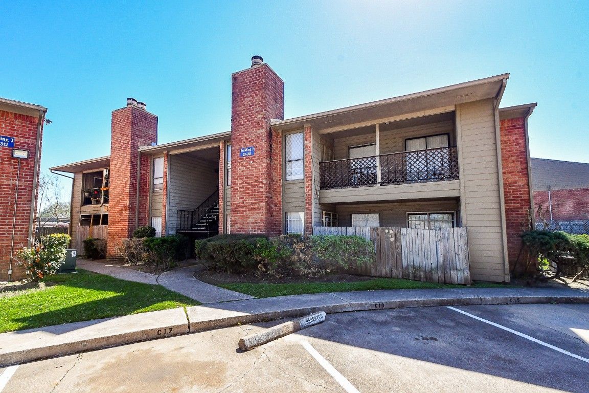 Real estate property located at 8918 Bissonnet #205, Harris, Houston, TX, US