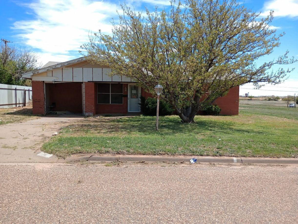 Real estate property located at 703 Austin, Swisher, Mackenzie U-2, Tulia, TX, US