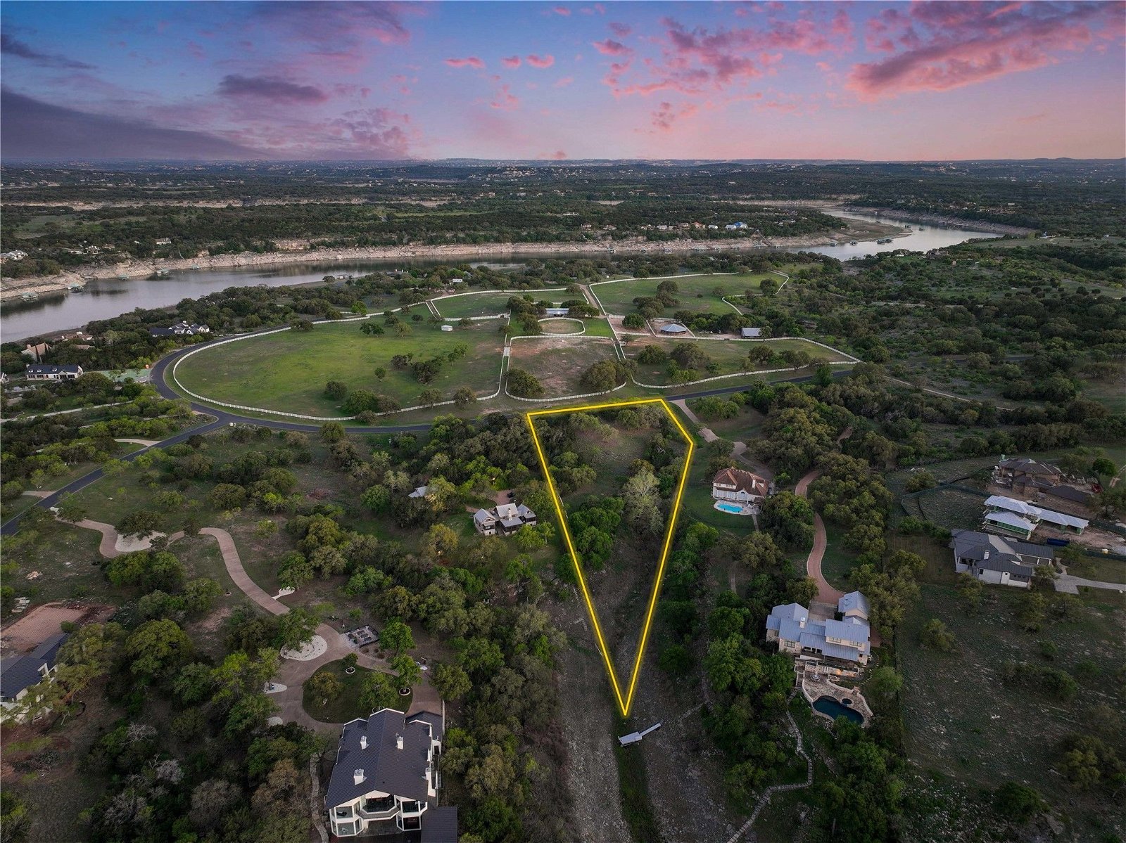 Real estate property located at 2922 Travis Lakeside, Travis, Spicewood, TX, US
