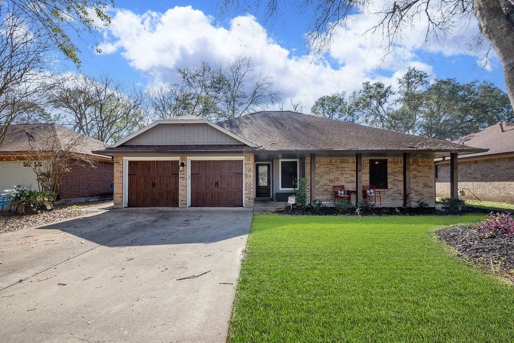 Real estate property located at 76 Alexander, Brazoria, Misty Meadow Angleton 375 I, Angleton, TX, US