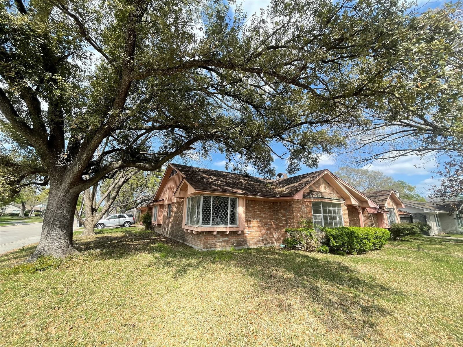 Real estate property located at 8014 Meadowcroft, Harris, Briarmeadow Sec 01, Houston, TX, US