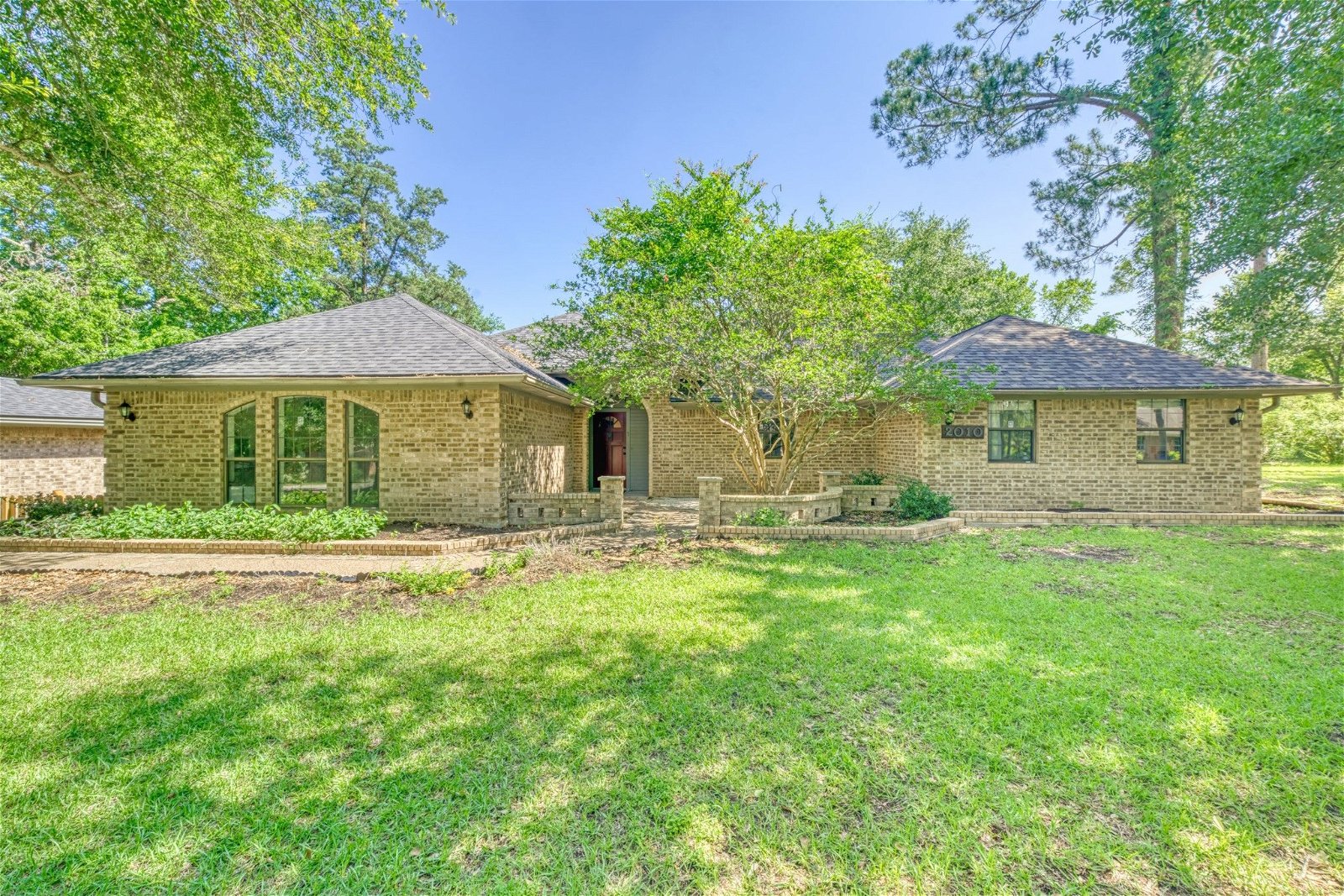 Real estate property located at 2010 Rockwood, Brazos, Bryan, TX, US