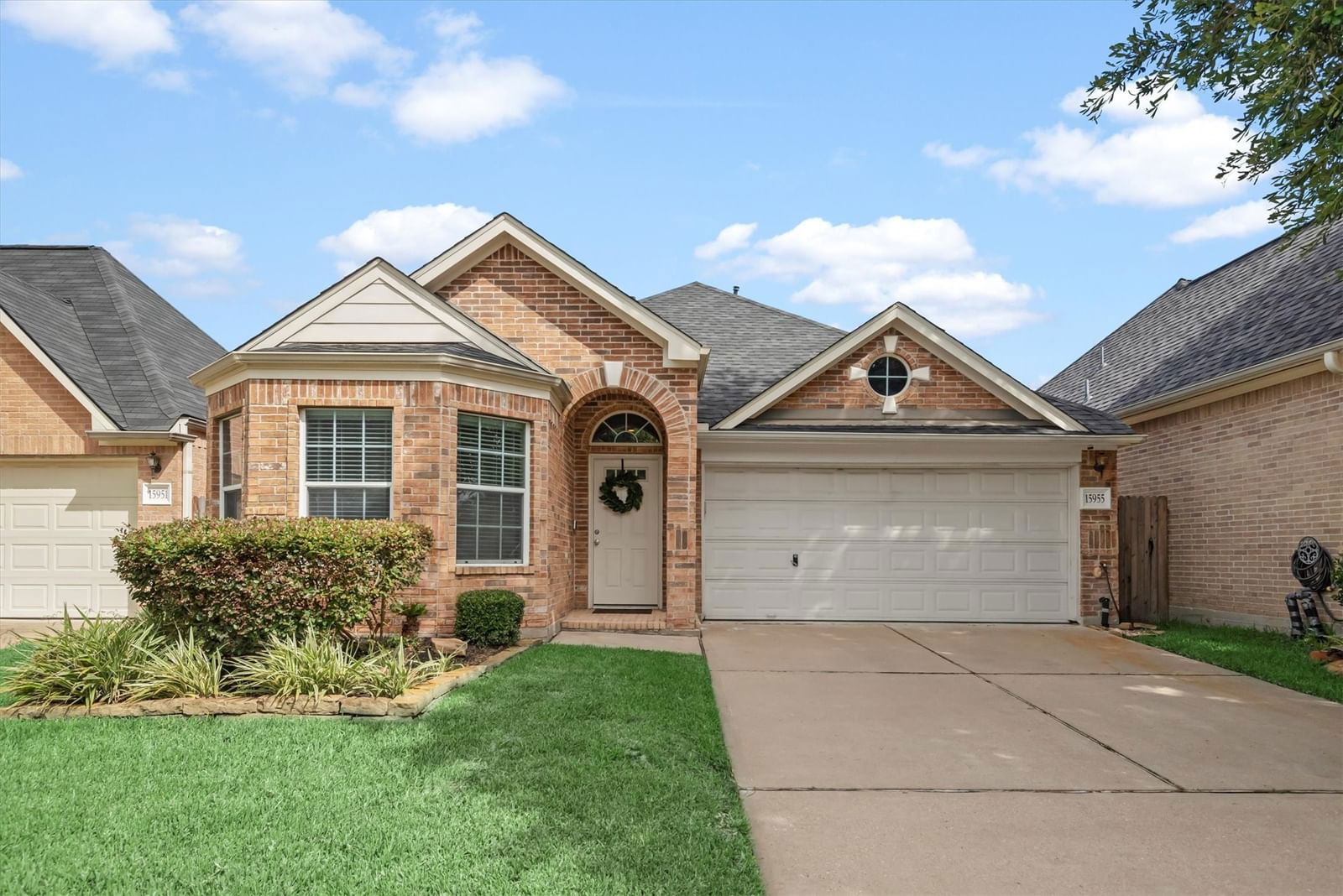 Real estate property located at 15955 Bellefontaine, Harris, Villas at Lakewood Park, Tomball, TX, US