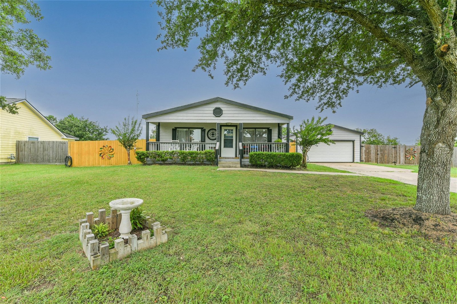 Real estate property located at 17011 Lake Ridge, Brazoria, Stoneridge Lakes Sec 1, Rosharon, TX, US