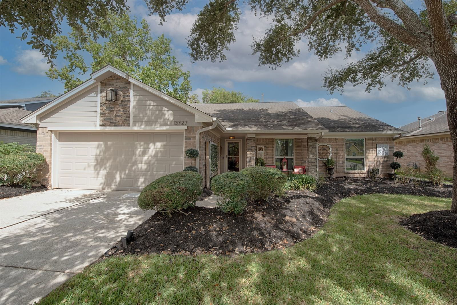 Real estate property located at 13727 Kensington, Harris, Sycamore Valley, Houston, TX, US