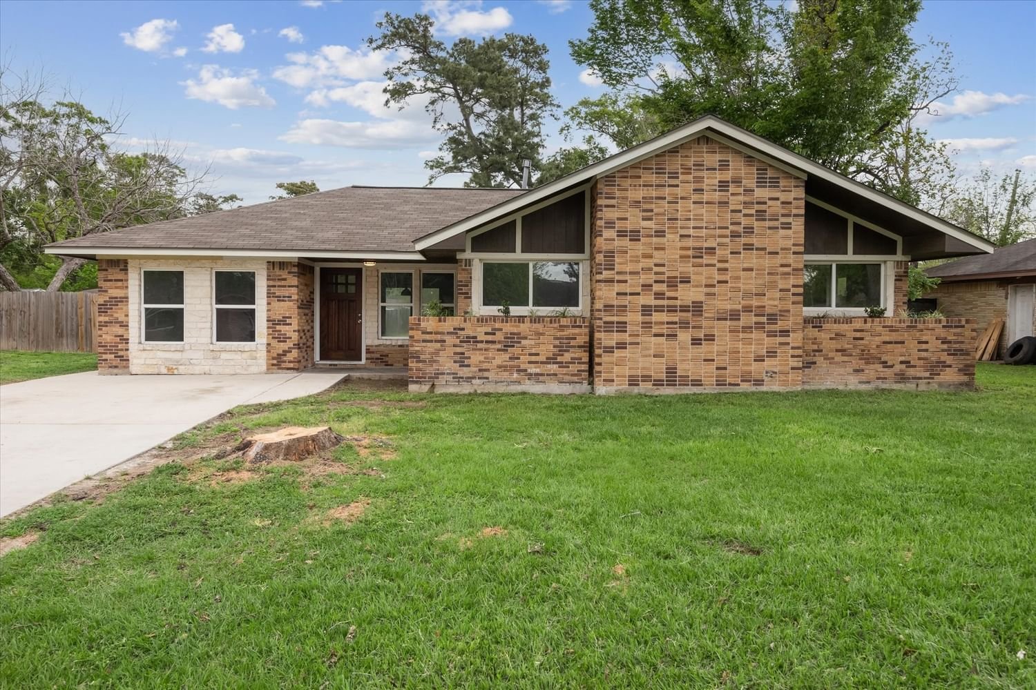 Real estate property located at 9207 Laura Koppe, Harris, Chatwood Place, Houston, TX, US
