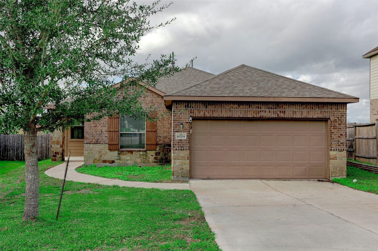 Real estate property located at 18709 Rosalea, Montgomery, Stewart Hill, Montgomery, TX, US