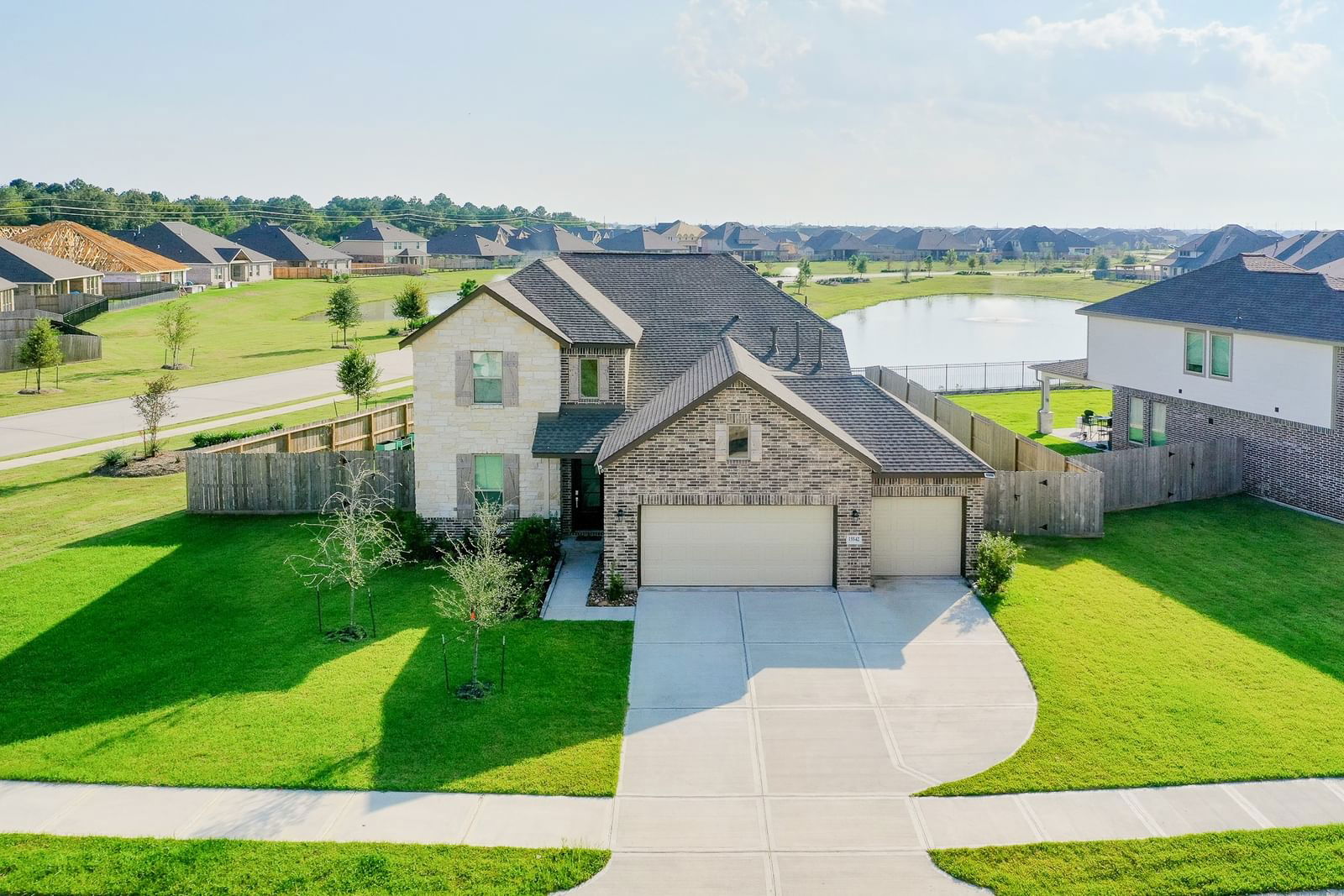 Real estate property located at 15542 Lake, Chambers, Lakes/Champions Estates, Baytown, TX, US