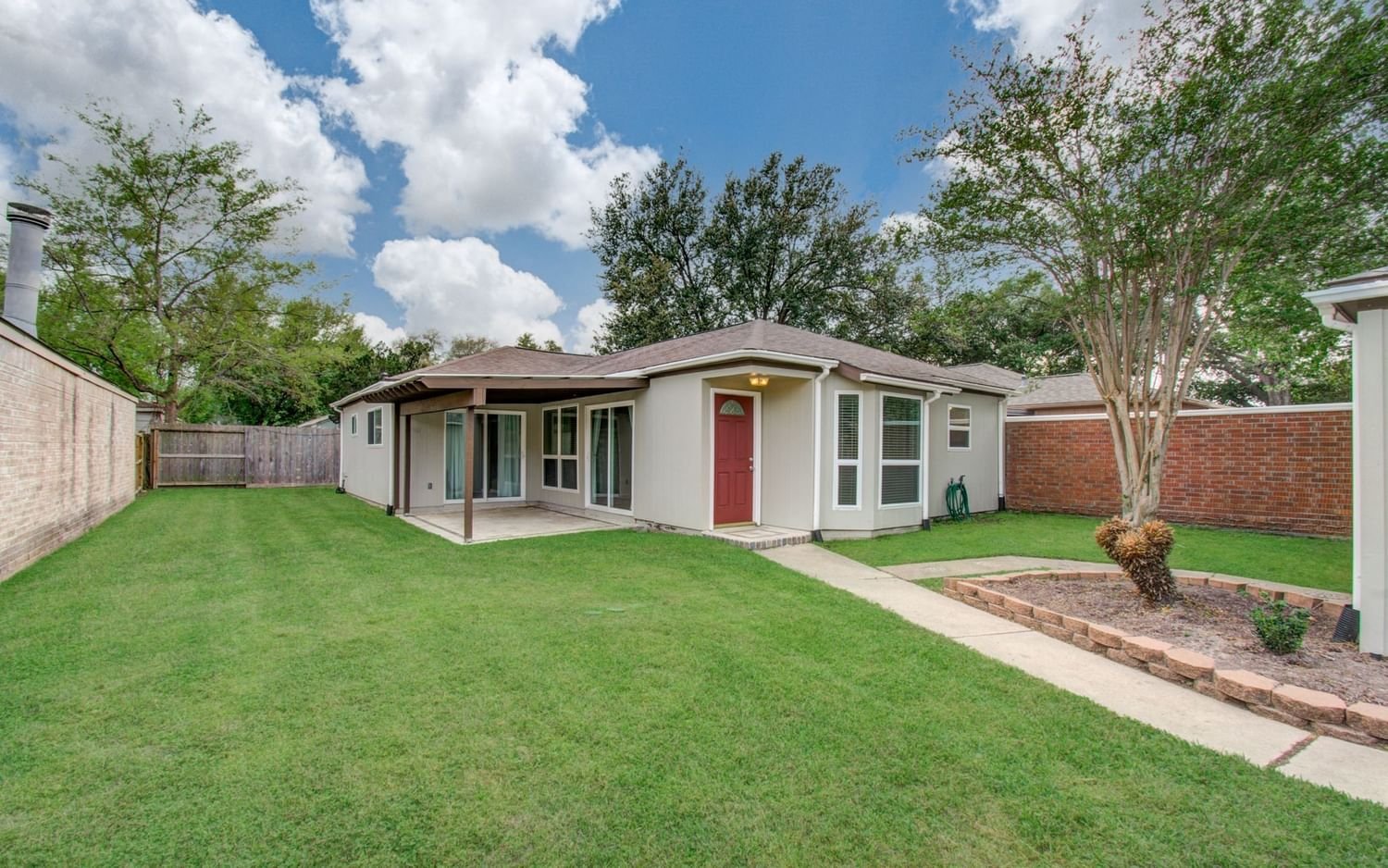 Real estate property located at 10931 Birdhill, Harris, White Oak Bend Sec 01, Houston, TX, US