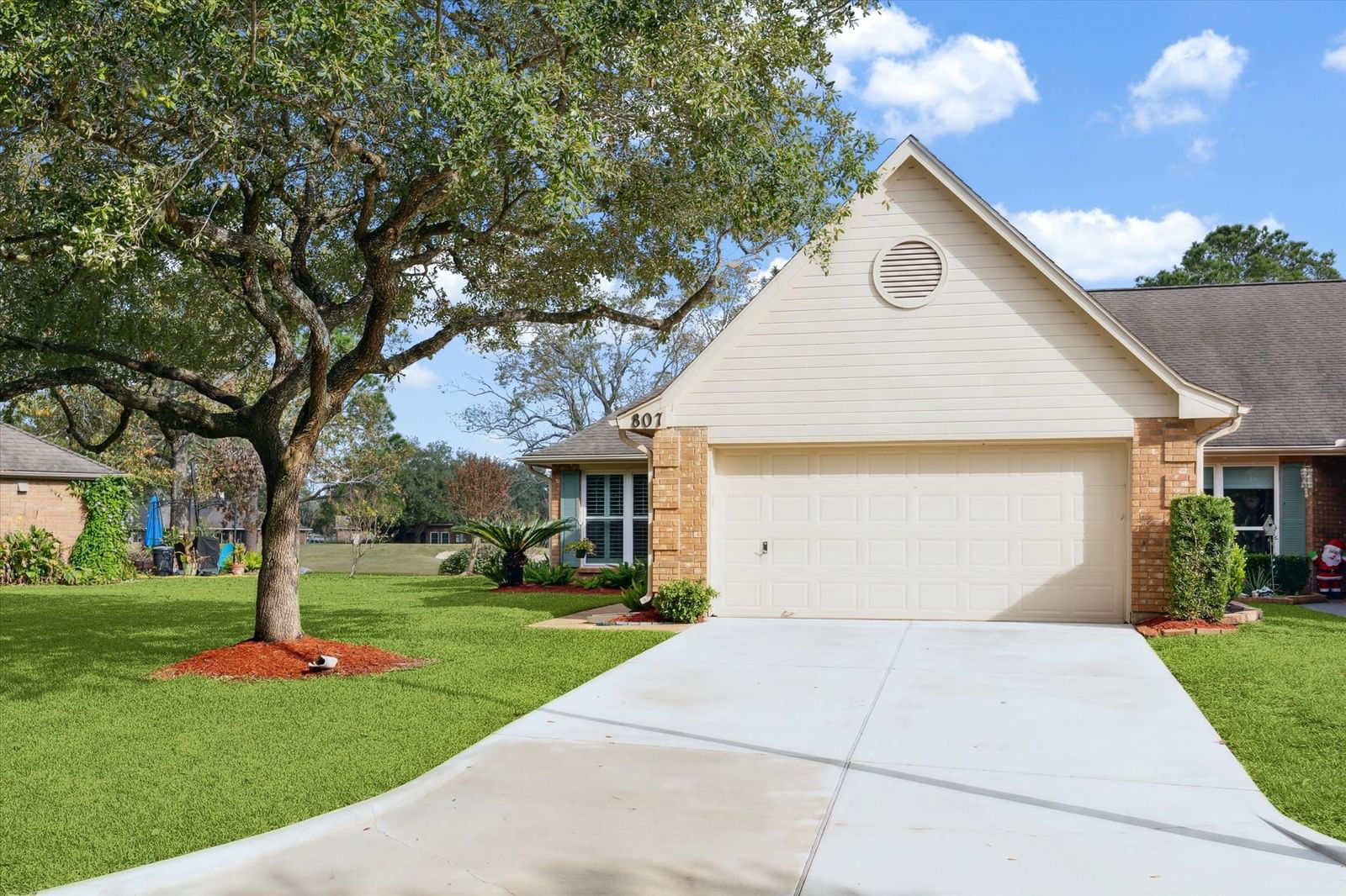 Real estate property located at 807 Woodfern Glen, Brazoria, Country Grove Twnhms Sec 5, Pearland, TX, US