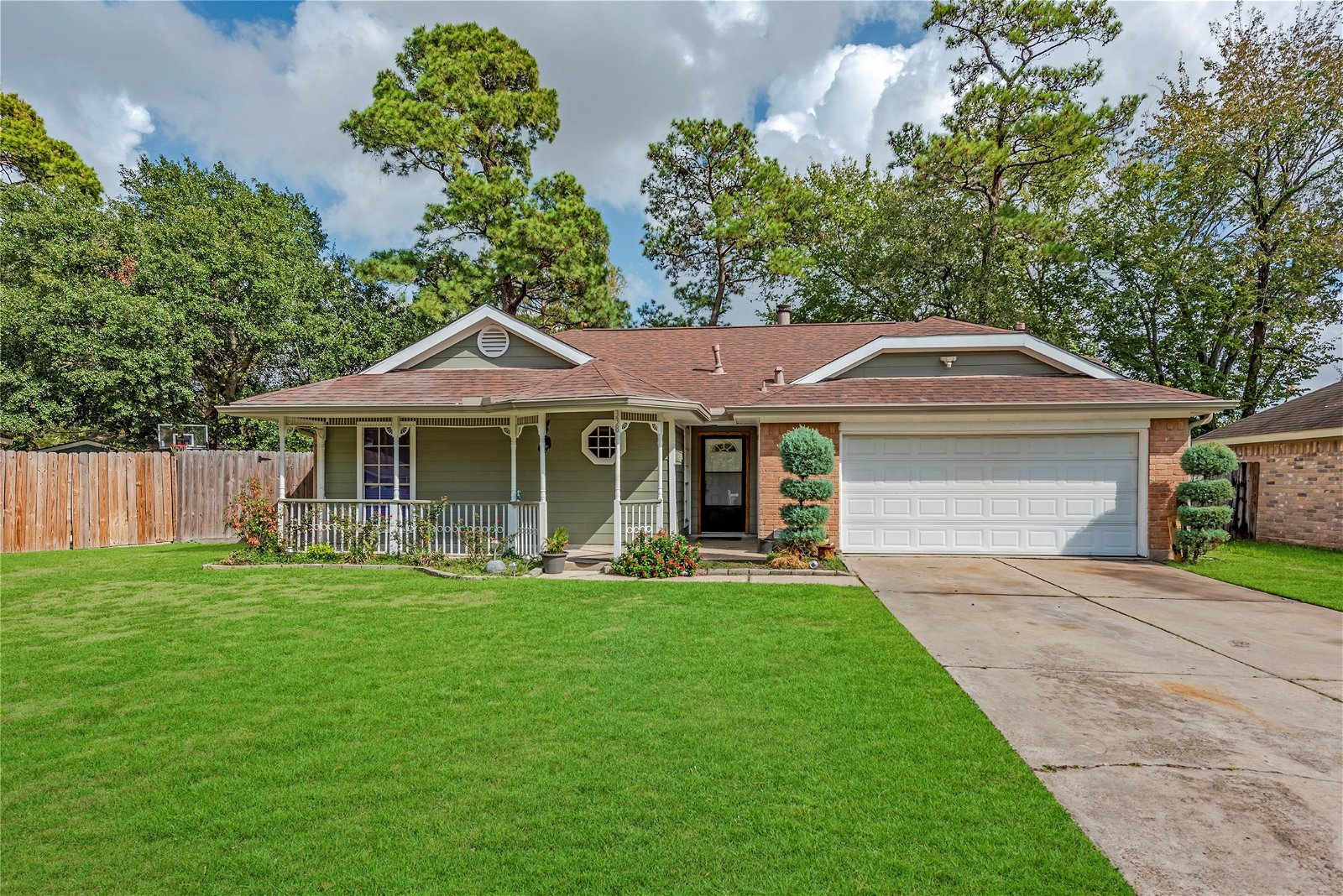 Real estate property located at 338 Brompton, Harris, Highland Woods Sec 02, Highlands, TX, US
