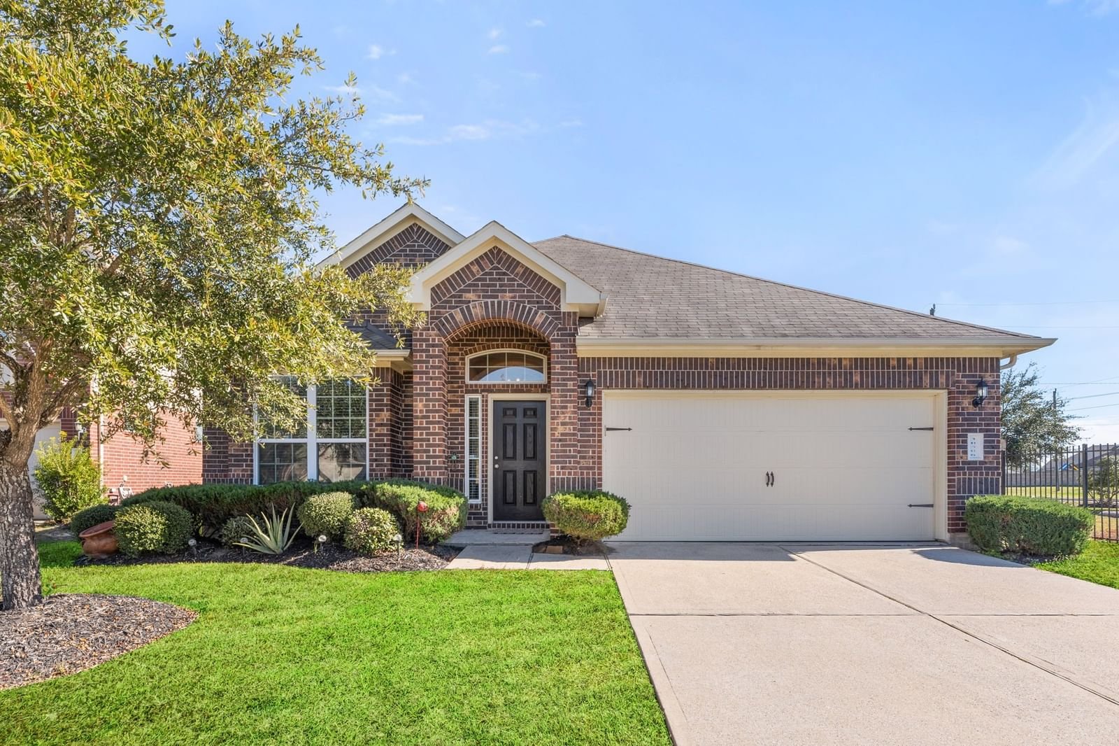 Real estate property located at 30506 Ginger Trace, Montgomery, Legends Trace 01, Spring, TX, US