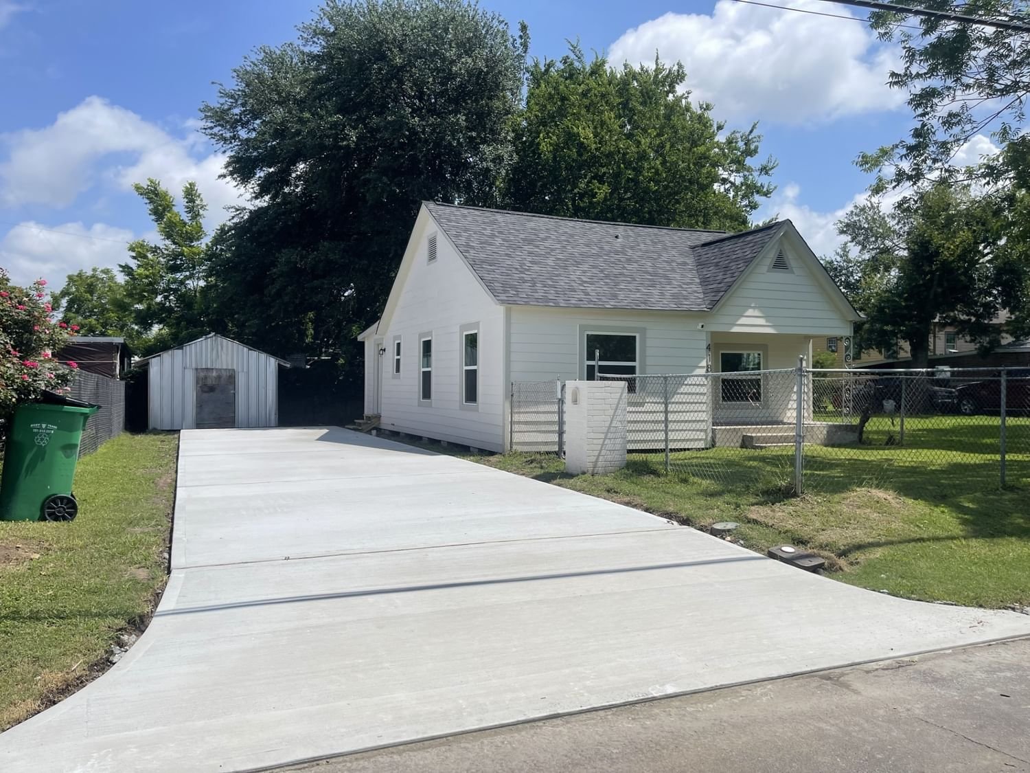 Real estate property located at 418 Riggs, Harris, Middletown, Baytown, TX, US