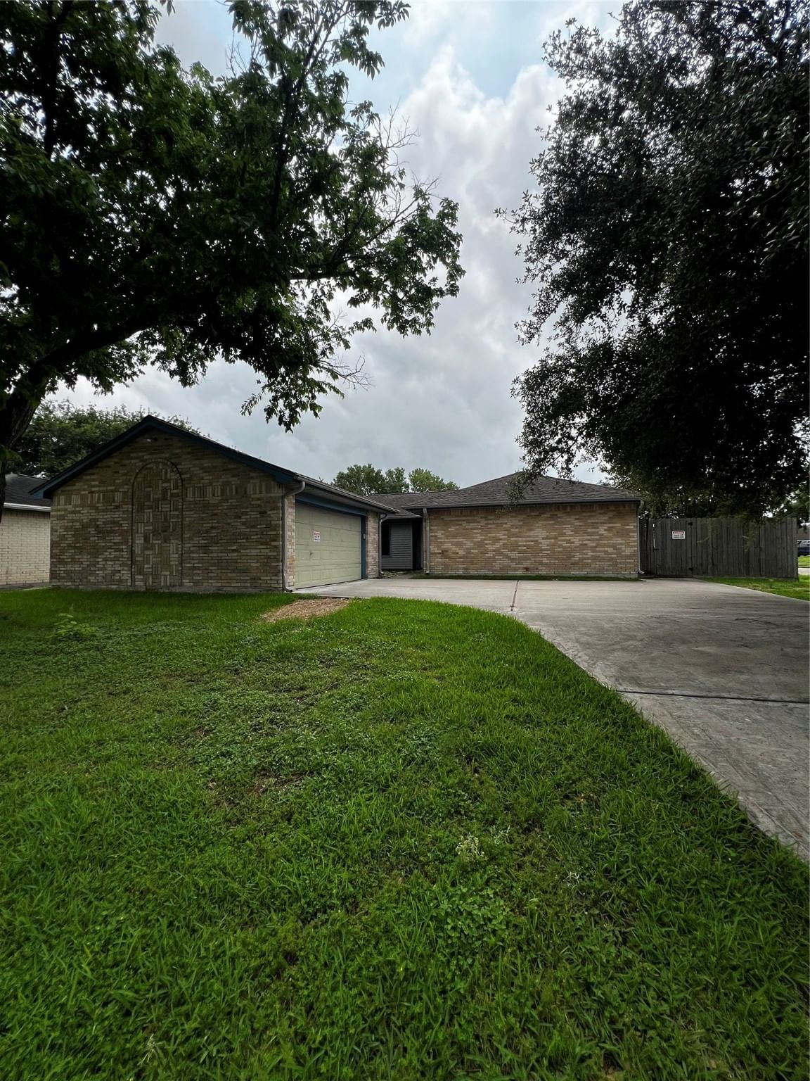 Real estate property located at 9802 Shell Rock, Harris, Fairmont Park West Sec 04, La Porte, TX, US