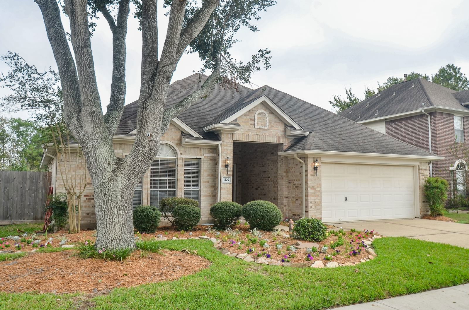 Real estate property located at 1107 Shadowbend, Brazoria, Sunset Lakes Sec 3, Pearland, TX, US