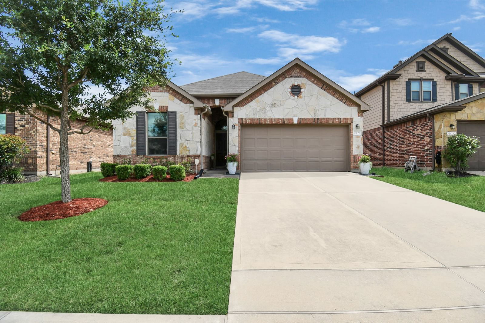 Real estate property located at 21019 Blackstone Villa, Harris, Vineyard Mdw Sec 8, Katy, TX, US