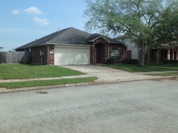 Real estate property located at 2301 Day, Brazoria, South Hampton Sec 2, Pearland, TX, US