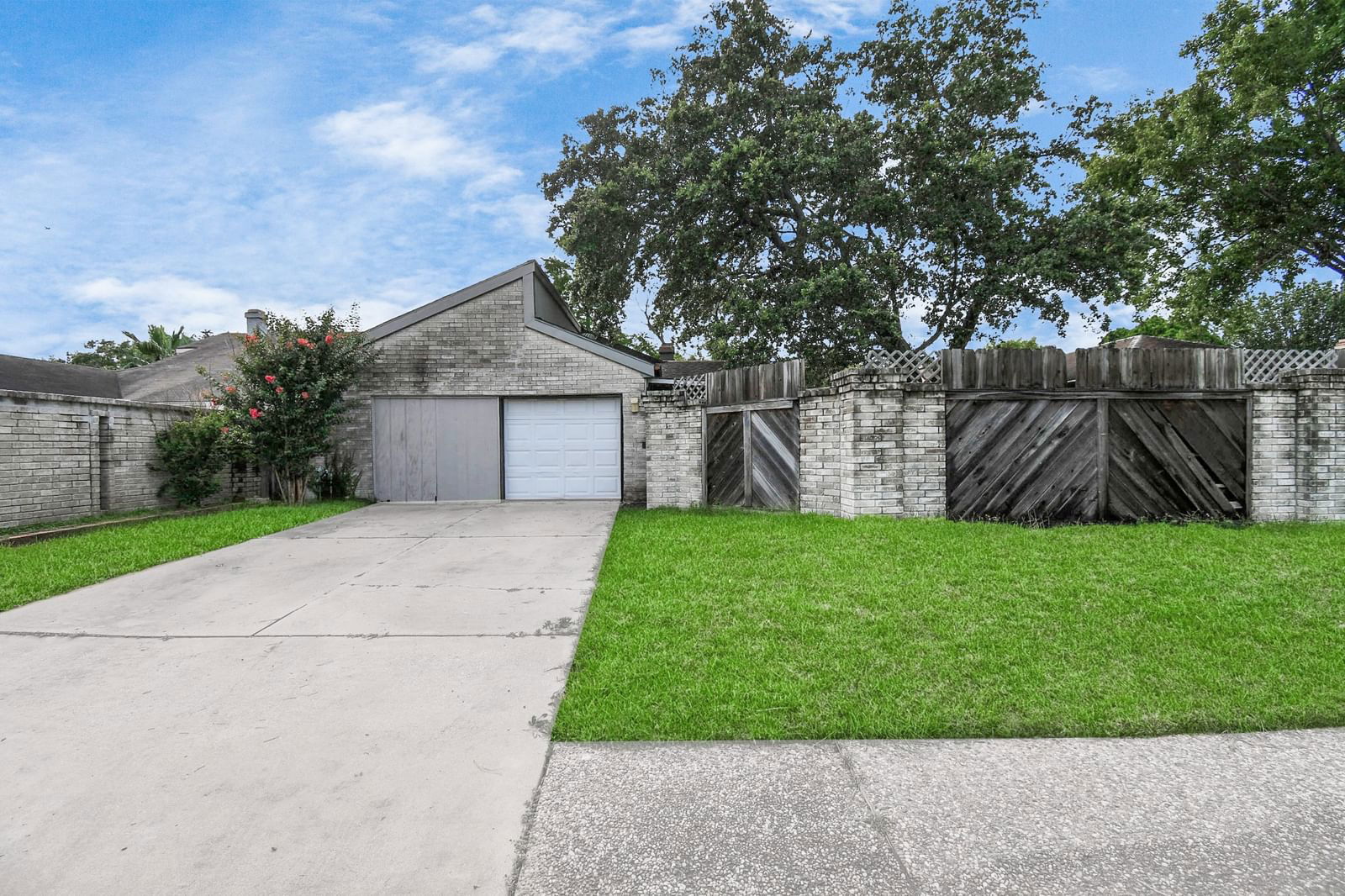 Real estate property located at 7018 Marisol, Harris, Mission Bend Los Patios Sec 01, Houston, TX, US