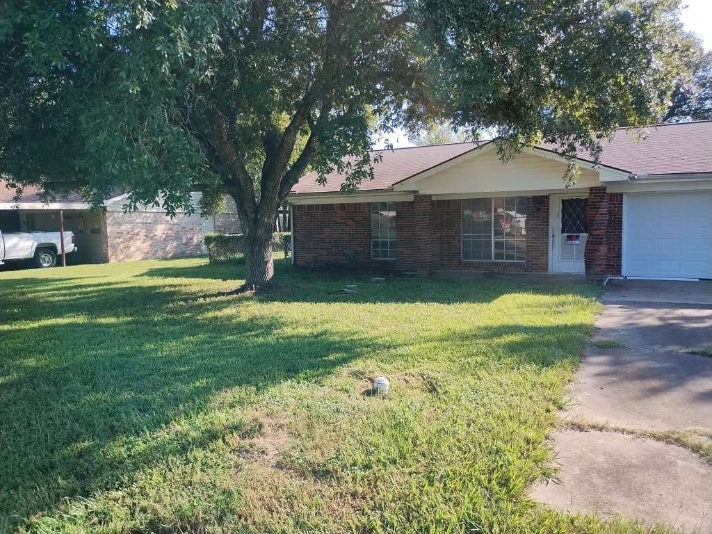 Real estate property located at 105 Newcastle, Victoria, Brentwood Manor, Victoria, TX, US