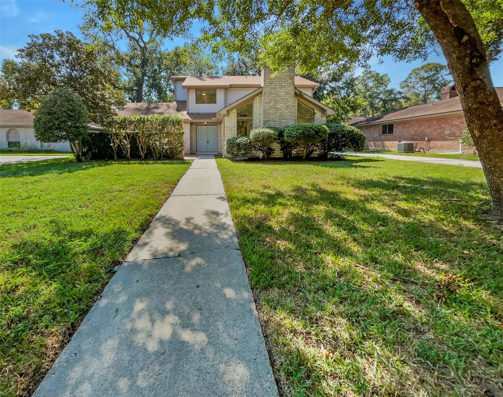 Real estate property located at 215 Enchanted Trail, Harris, Enchanted Oaks Sec 04 R/P, Spring, TX, US