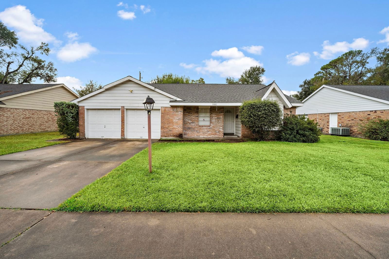 Real estate property located at 9223 Rockhurst, Harris, Holley Terrace Sec 01, Houston, TX, US