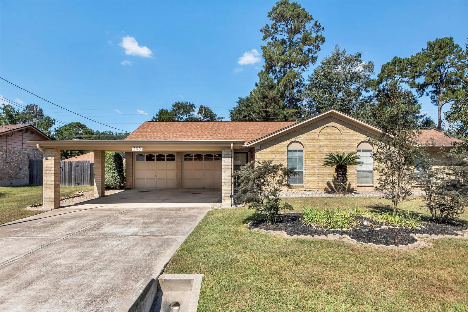 Real estate property located at 308 Maple, Montgomery, Artesian Forest 02, Conroe, TX, US