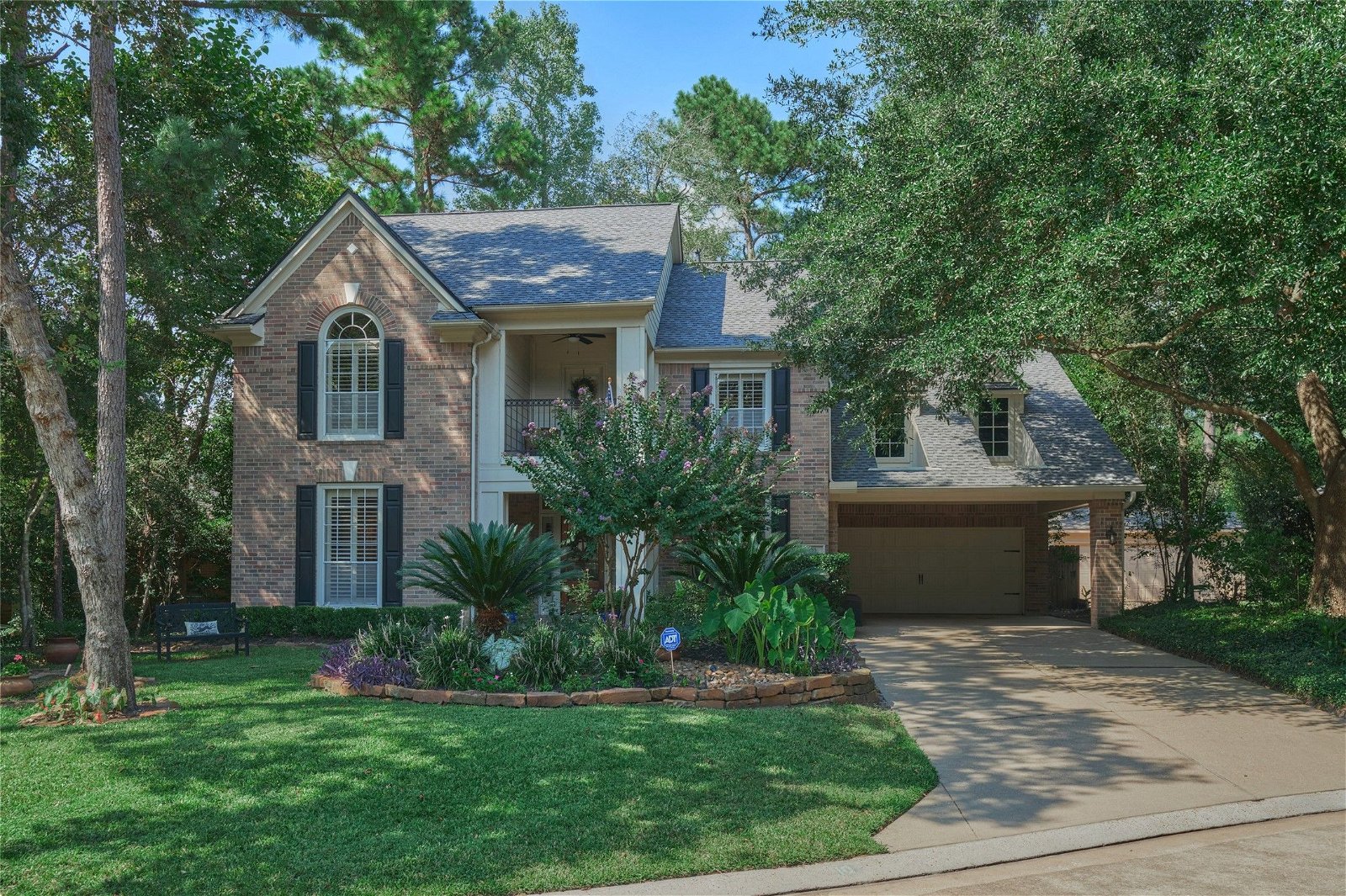 Real estate property located at 10 Taper Glow, Montgomery, The Woodlands, TX, US