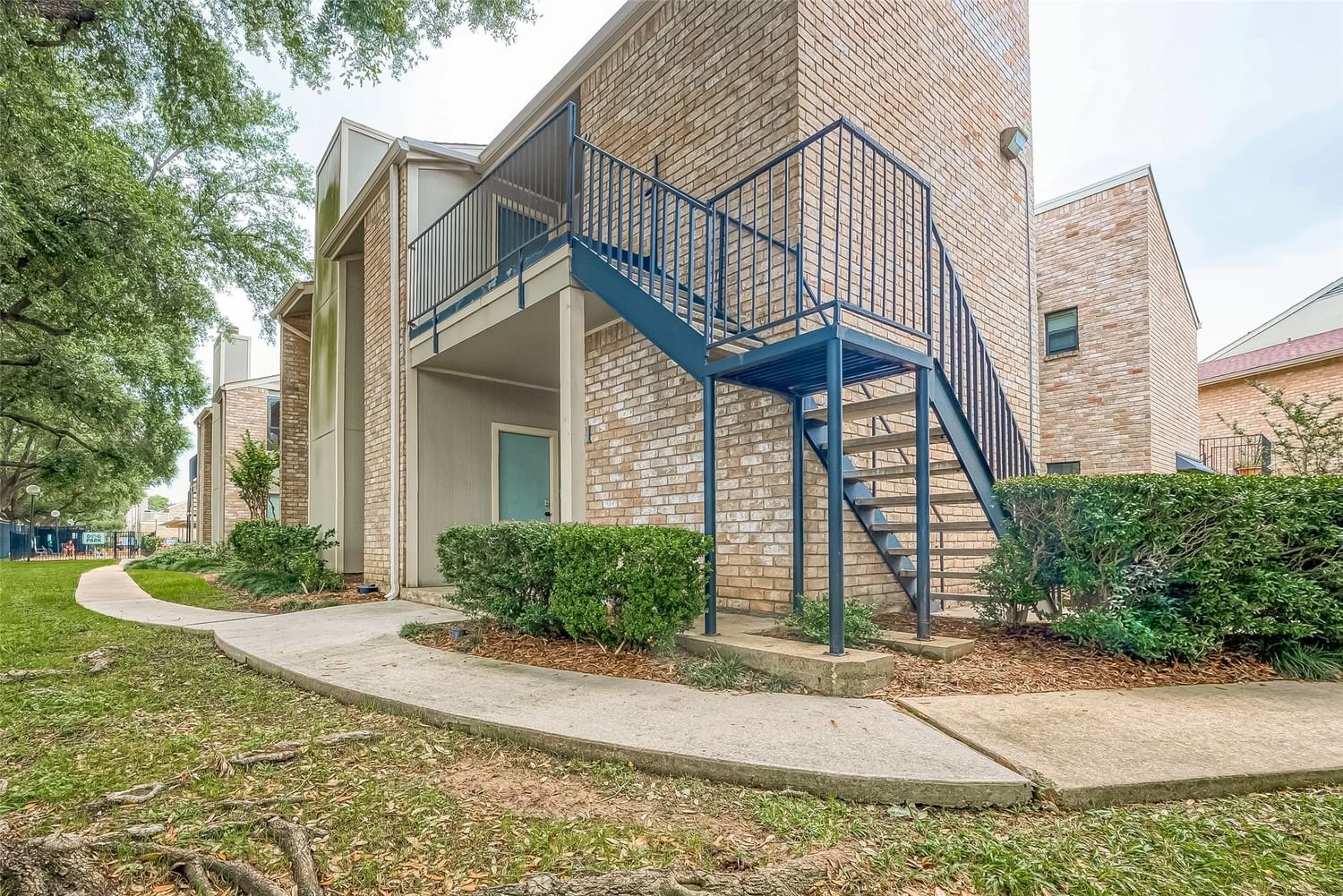 Real estate property located at 8100 Cambridge #1, Harris, Cambridge Glen Condo Ph 01, Houston, TX, US