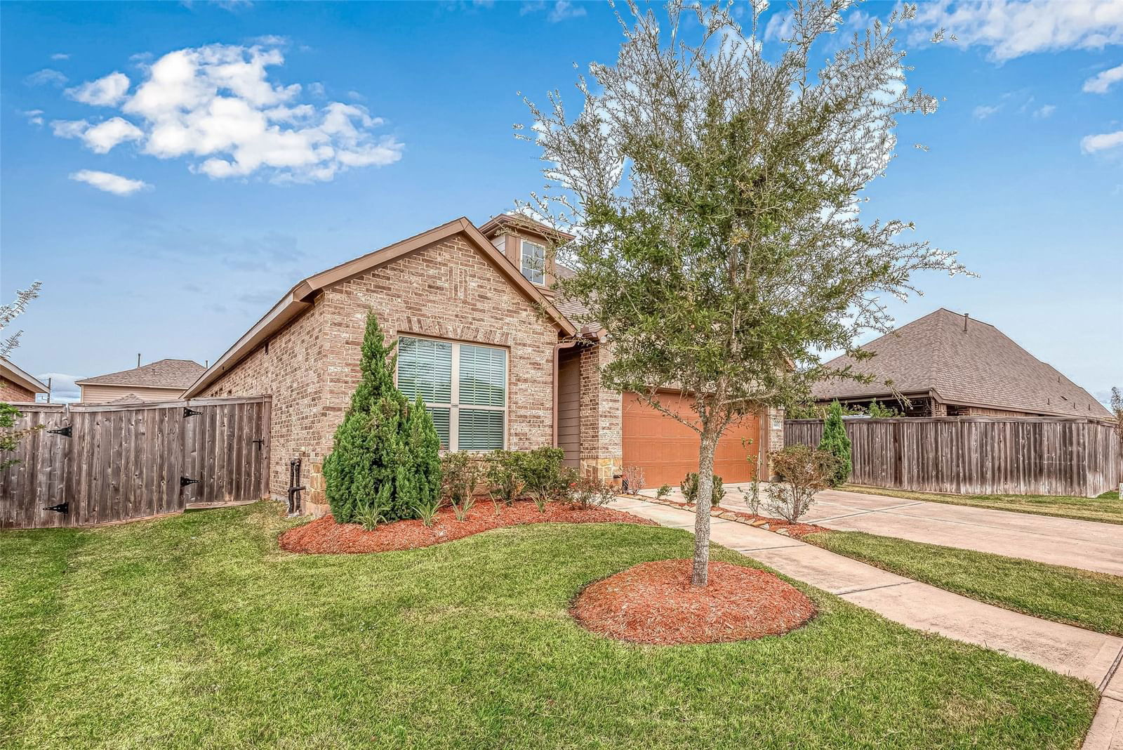 Real estate property located at 8107 Silverspot, Fort Bend, Sienna Village Of Anderson Spgs, Missouri City, TX, US