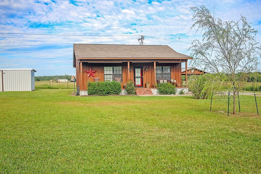 Real estate property located at 611 Sullivan, Trinity, Apple Springs, TX, US