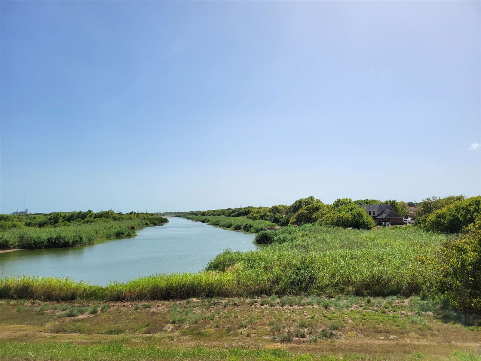 Real estate property located at 1606 Duncan Drive, Brazoria, Linda Vista, Oyster Creek, TX, US