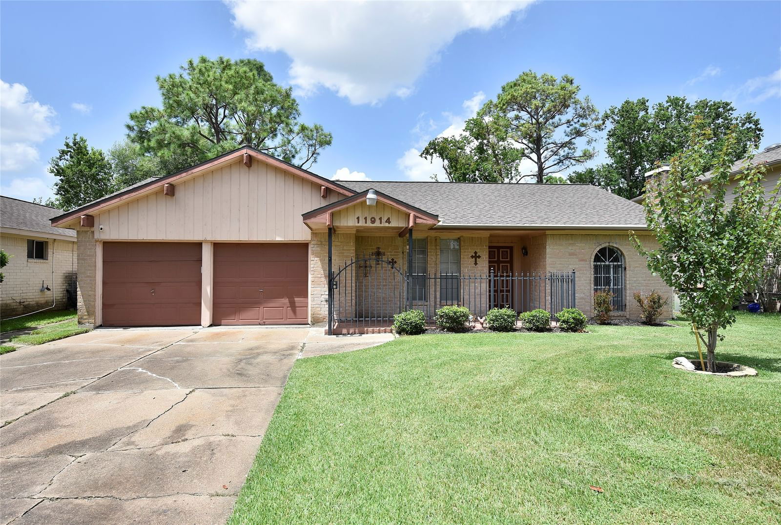 Real estate property located at 11914 Brighton, Fort Bend, Meadows, Meadows Place, TX, US