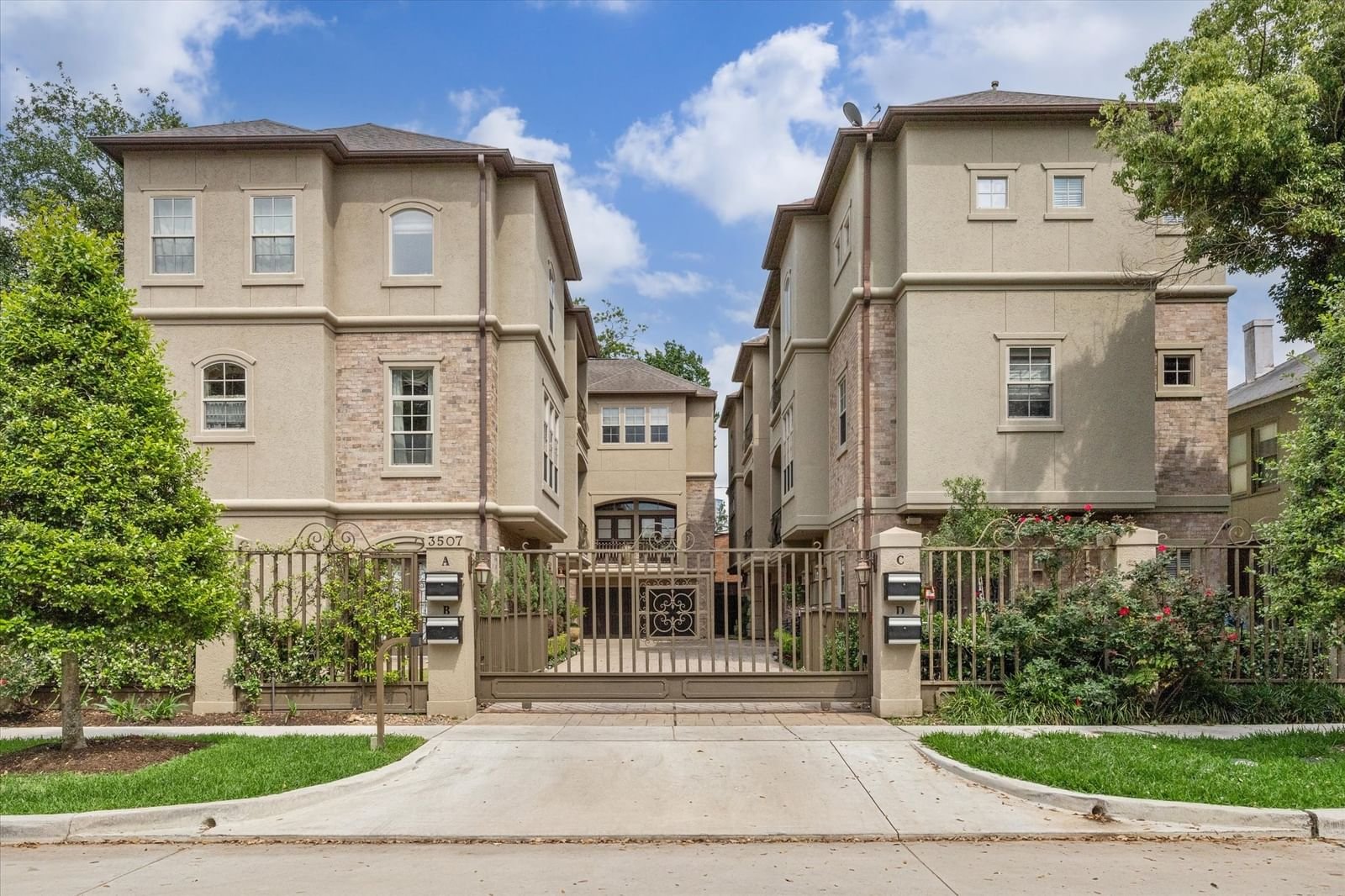 Real estate property located at 3507 Audubon B, Harris, Manors At Audubon, Houston, TX, US