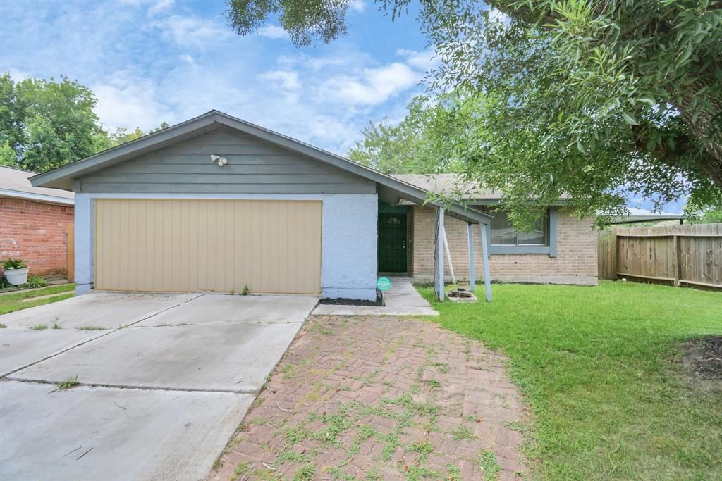 Real estate property located at 4803 Beechaven, Fort Bend, Ridgemont Sec 2 Residence D & G, Houston, TX, US