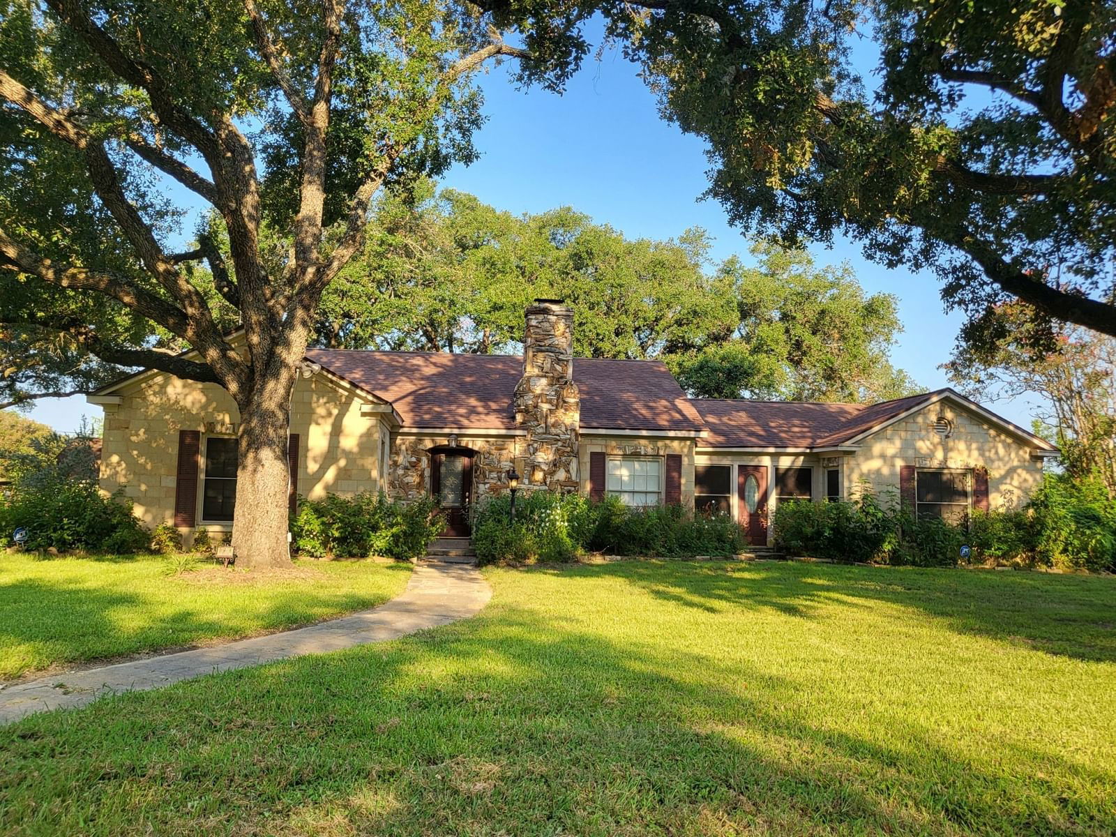 Real estate property located at 633 14th, Waller, None, Hempstead, TX, US