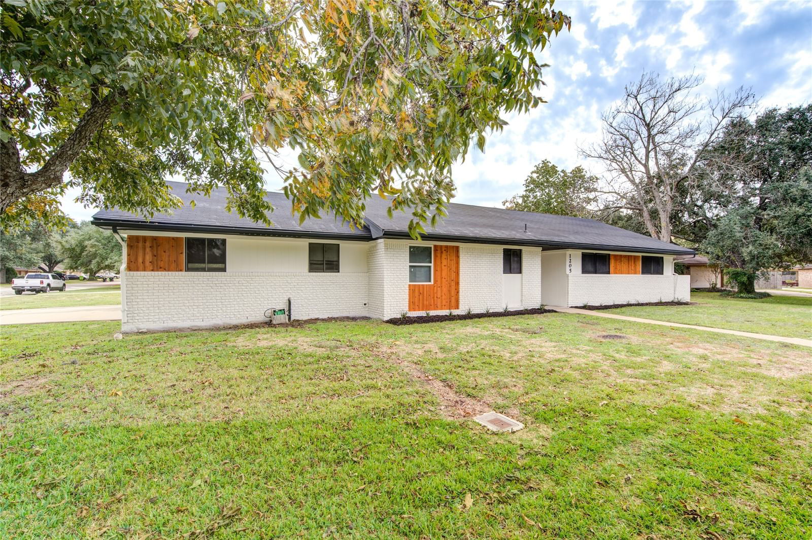 Real estate property located at 1205 Inwood, Fort Bend, Winston Terrace Sec 2, Richmond, TX, US