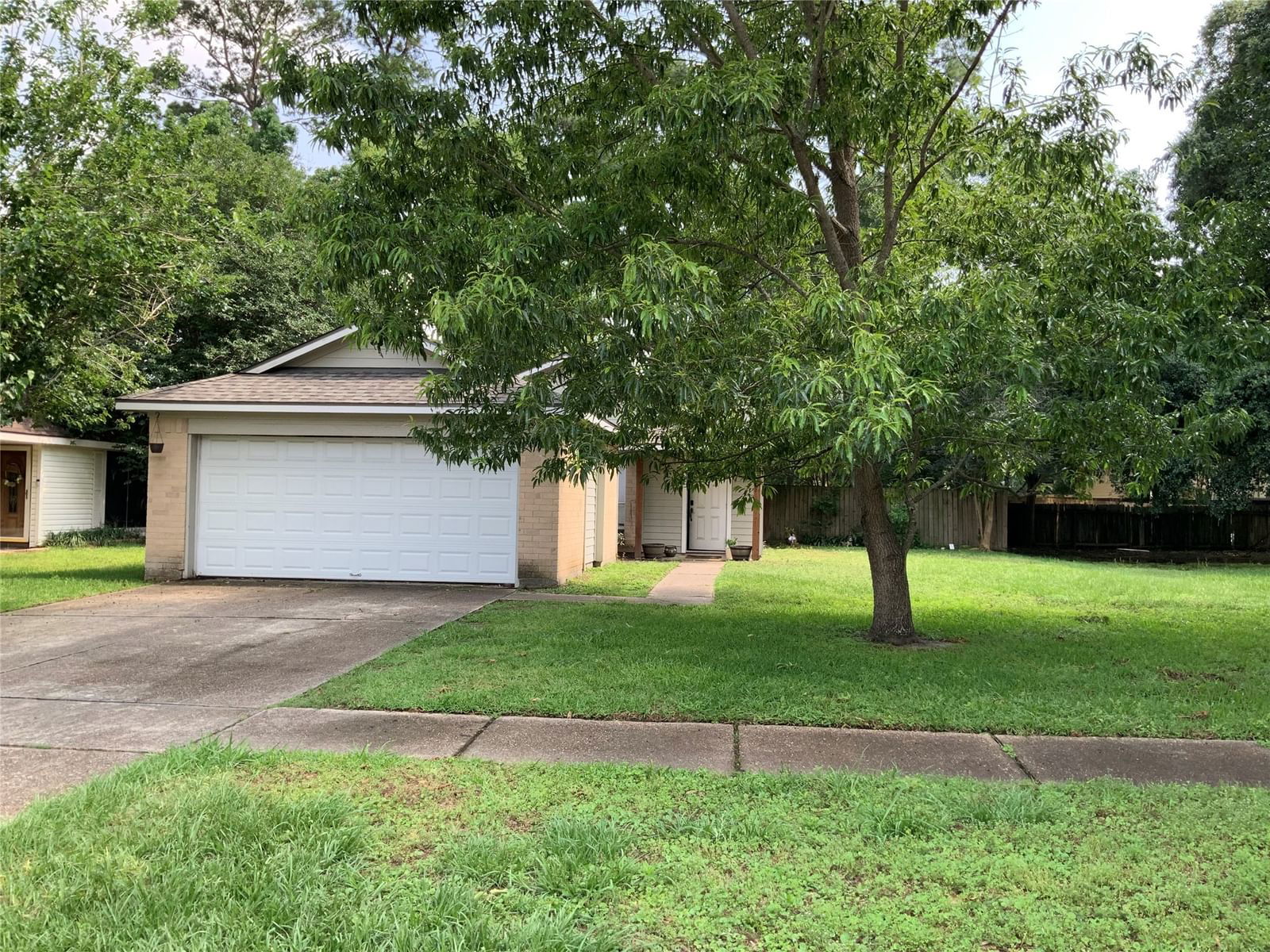 Real estate property located at 827 Cambridge, Harris, Highland Woods Sec 02, Highlands, TX, US