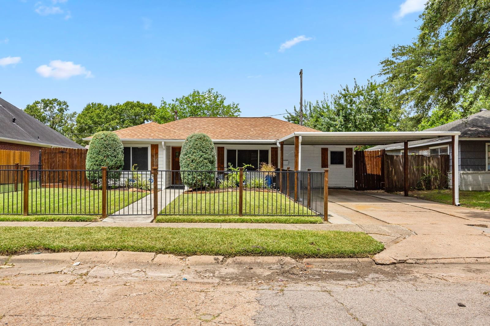 Real estate property located at 2210 Commander, Harris, Frontier East Sec 01, Pasadena, TX, US