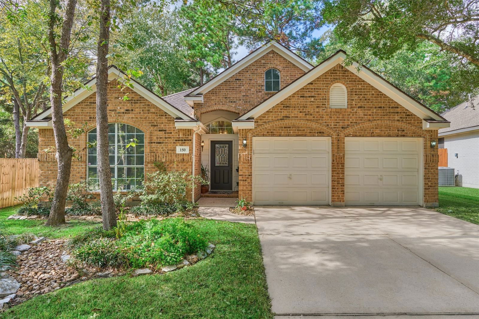 Real estate property located at 150 Hollylaurel, Montgomery, The Woodlands Alden Bridge, The Woodlands, TX, US