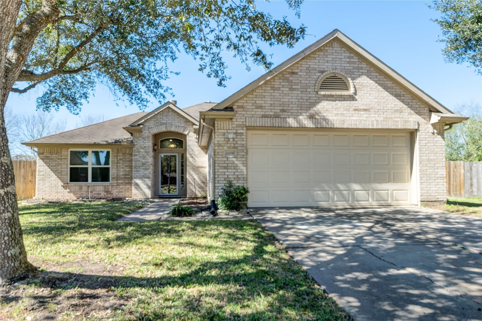 Real estate property located at 11406 White Forge, Fort Bend, Woodbridge Fbc Sec 1, Sugar Land, TX, US
