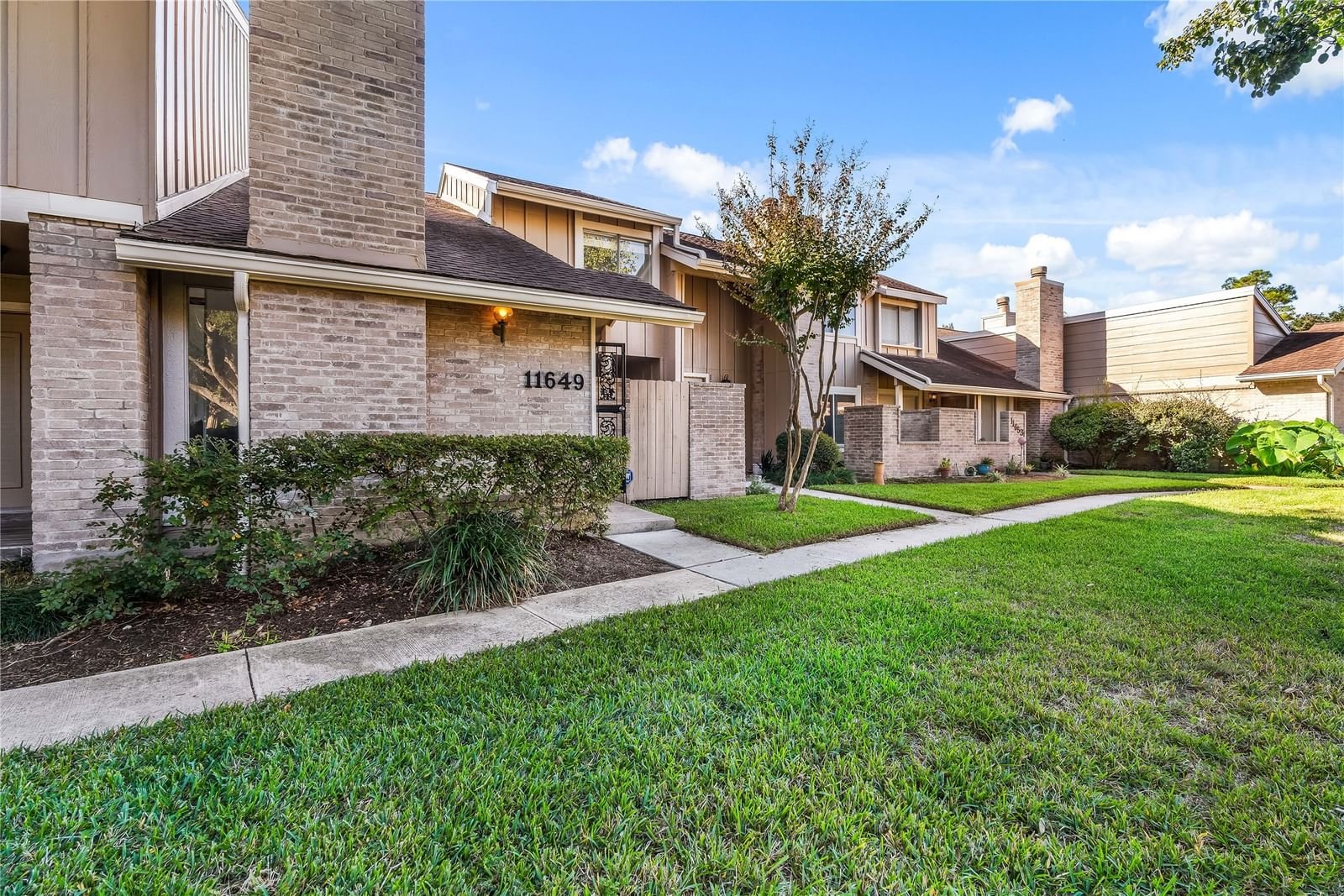 Real estate property located at 11649 Village Place #202, Harris, Houston, TX, US