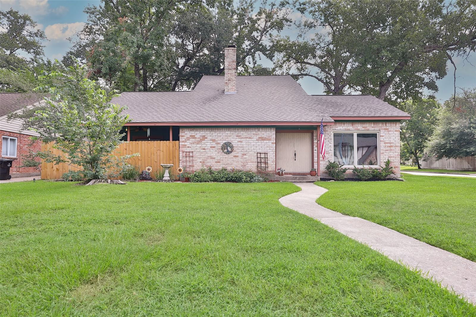 Real estate property located at 25102 Butterwick, Harris, Londonderry R/P, Spring, TX, US