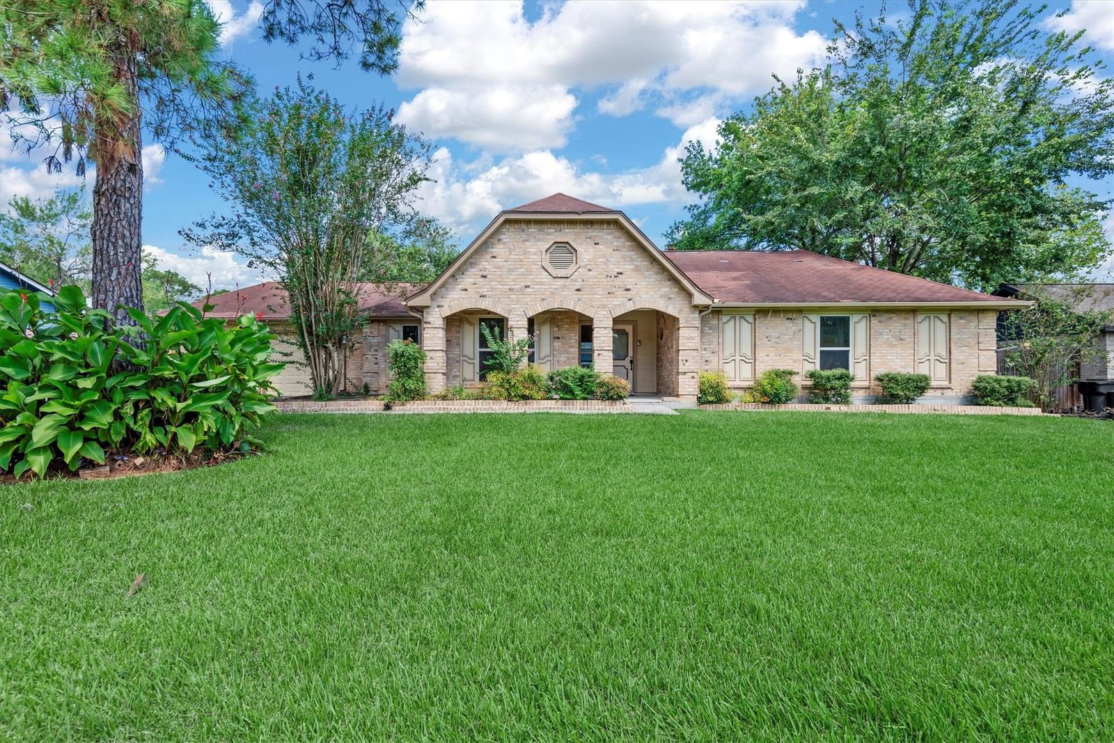 Real estate property located at 1502 Windsor, Galveston, Regency Estates 2, Friendswood, TX, US