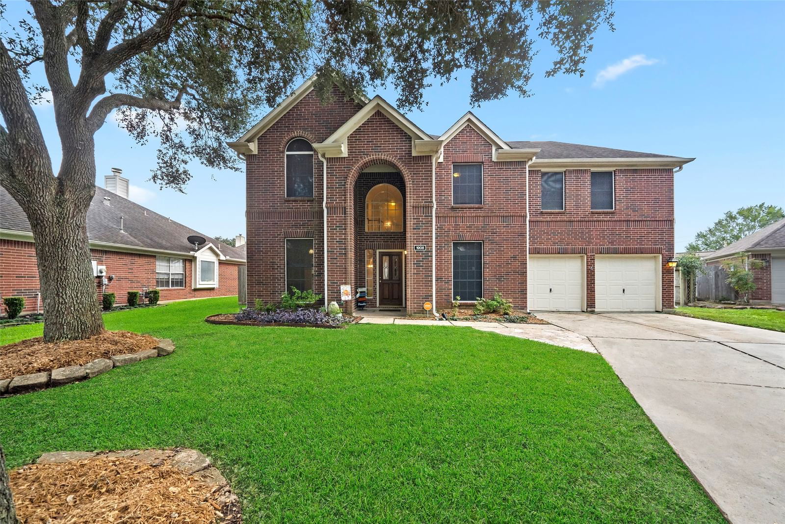 Real estate property located at 1908 Oak Hollow, Brazoria, Oakbrook Sec 3, Pearland, TX, US