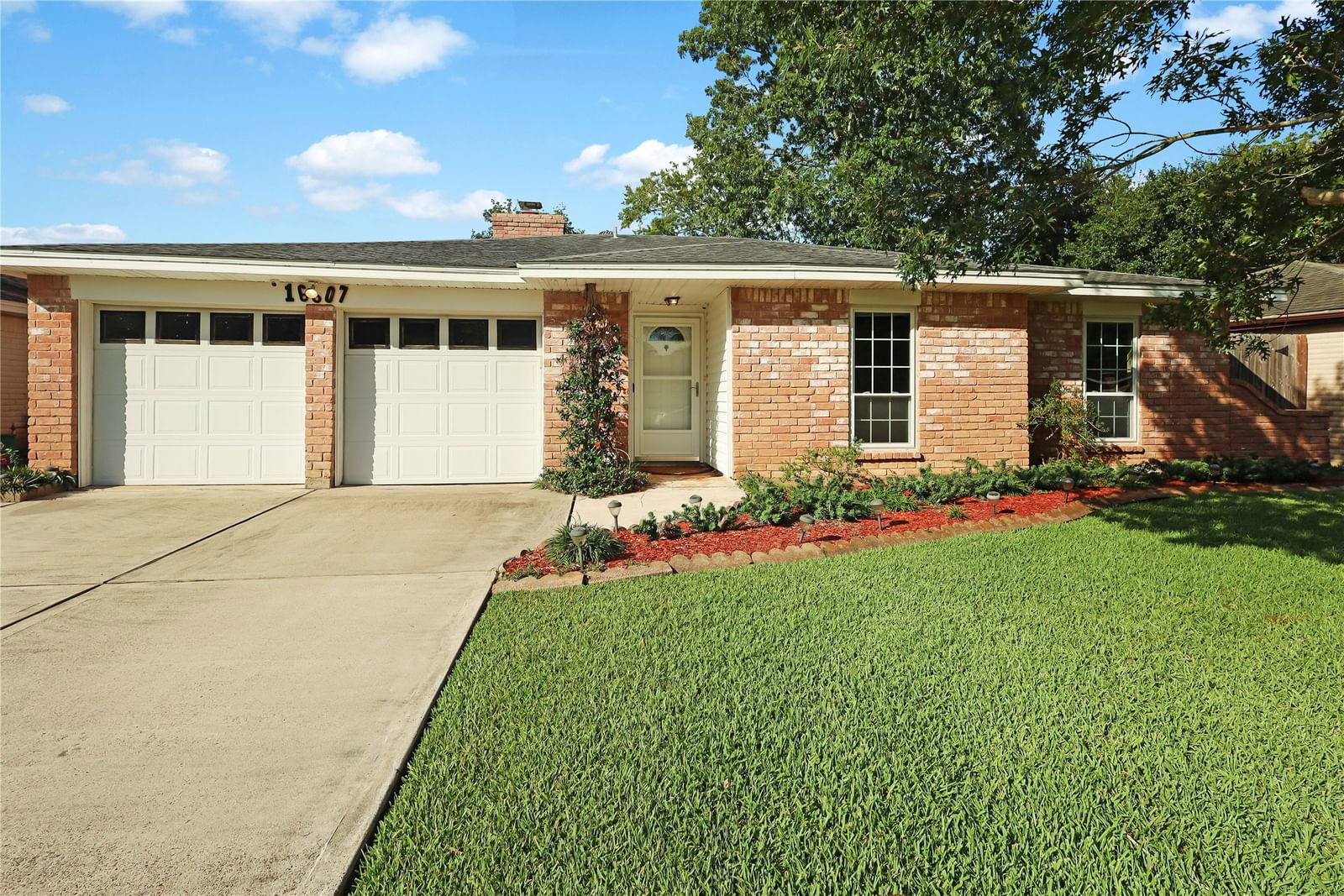 Real estate property located at 16807 David Glen, Harris, Forest Bend Sec 01, Friendswood, TX, US