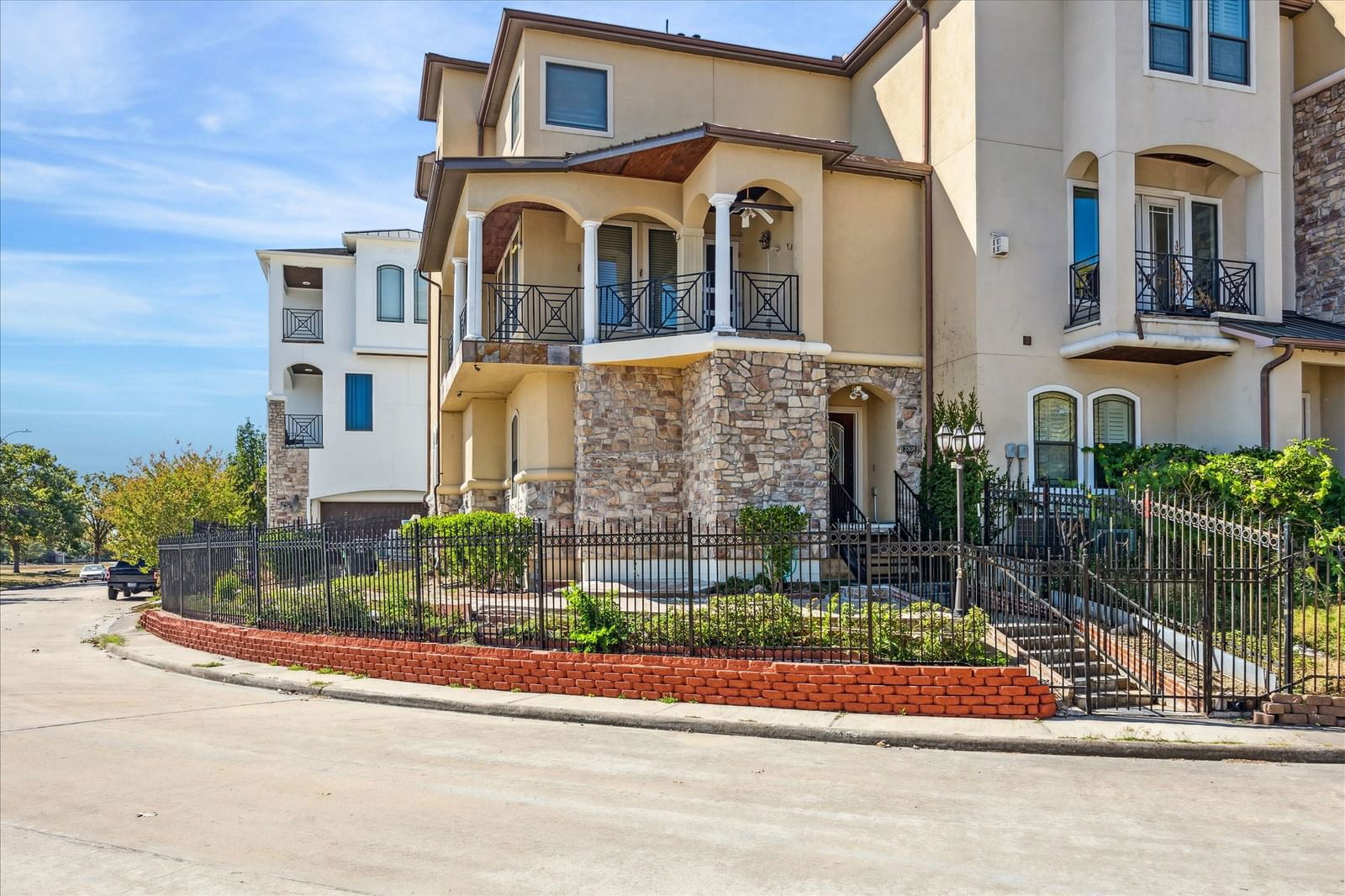 Real estate property located at 3808 Glen Arbor, Harris, Villa Bellavista, Houston, TX, US