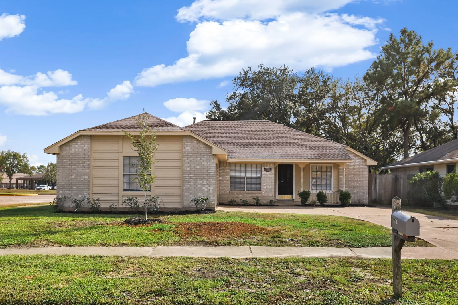 Real estate property located at 15419 Meadow Village, Harris, Copperfield Northmead Village, Houston, TX, US